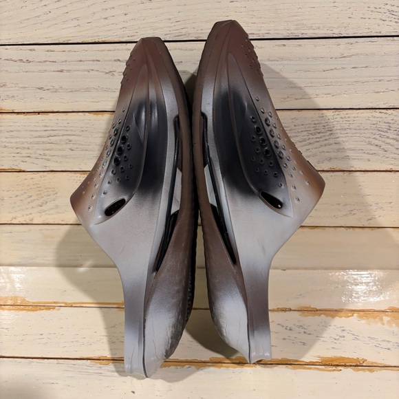 Men\'s Brown and Black Slip-On Shoes main image 5